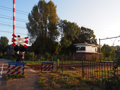 830019 Gezicht op het voormalige seinhuis Blauwkapel aan de Eykmanlaan te Utrecht.